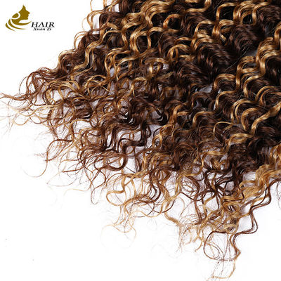 Βραζιλιάνοι άνθρωποι που πλέκουν μαλλιά